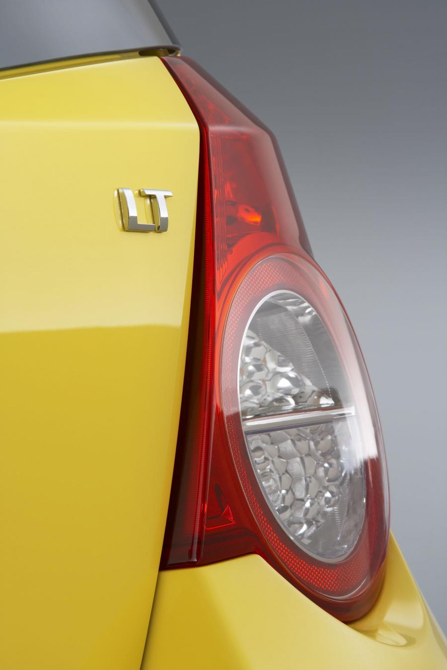  Chevrolet Aveo5 LT 2009 года  (фото 13 из 27)